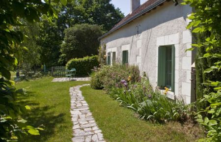 G&icirc;te n&deg;37G11001 Mettray - Indre-et-Loire - maison orient&eacute;e plein sud