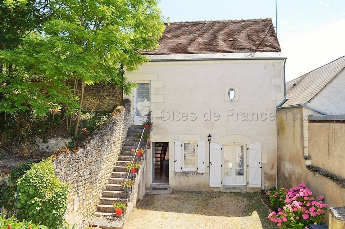 photo 0