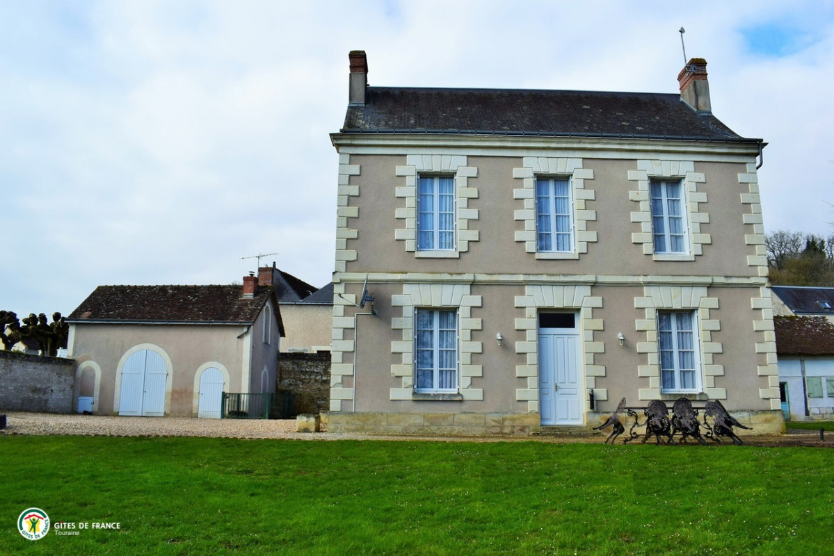 photo 0