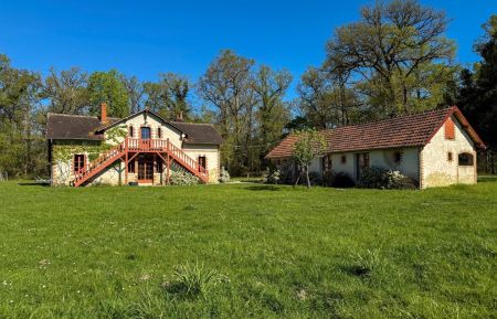 G&icirc;te n&deg;37G30484 Ambillou - Indre-et-Loire - photo