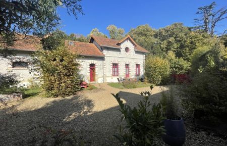 G&icirc;te n&deg;37G30221 Ballan-Mir&eacute; - Indre-et-Loire - photo